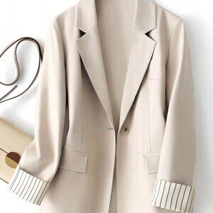 LIGHT BEIGE BLAZER
